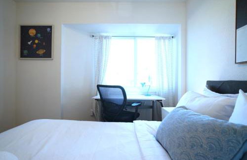 Stunning Waterfront 3BR Retreat - Perfect Getaway - Foto 22