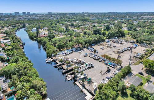Cozy Unit wMini-Golf Balcony - Photo 13