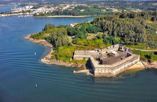 Piso Amplio y Céntrico en Mugardos - Photo 42