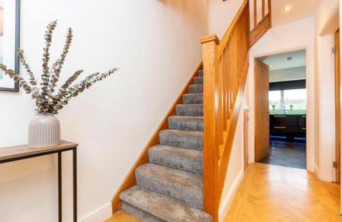 Stunning Bishop Auckland House with 5-bedrooms & 8 Beds Sleeps 12 with Free Parking by PureStay - Foto 47