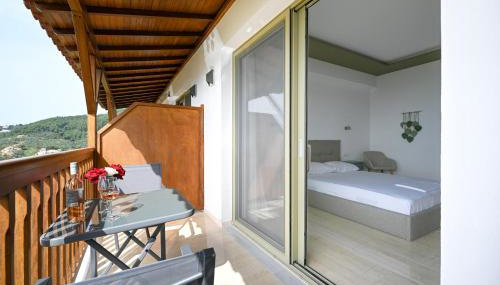 Makis Sea View Studios - Photo 3