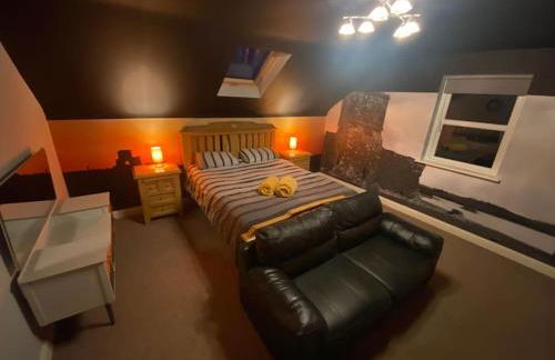 Sleeps 18 Double Decker Bus Hot Tub Sauna Cinema Pets - Foto 25