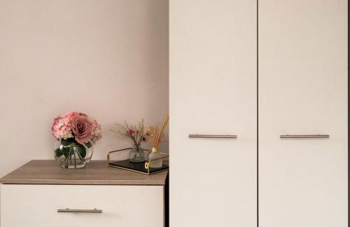 Ideal 2 Bedroom Ground floor Apartment By Jesswood Properties for Contractors & Business, Free Parking and Wifi - Foto 15