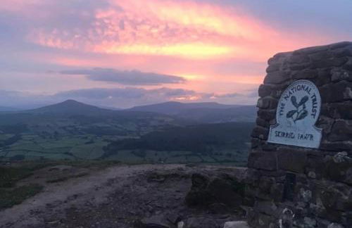 unique glamping carriage with stunning views - Photo 14