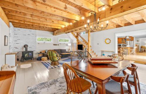 Gorgeous Home 1 mile to Beach and near Cape Cod Bikepath - Foto 1