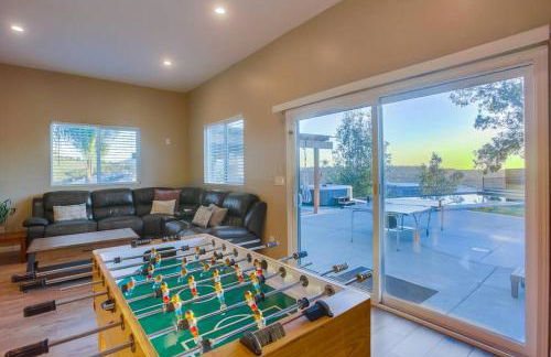 Large Pool Home on Two Acres with Views! - Foto 17