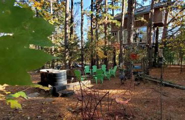 Magical Tree House Rental Nestled in the Woods on Farm Retreat near St. Louis, Missouri - Foto 9
