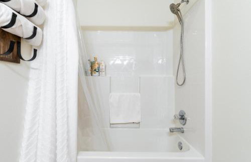 Luxury Home - Reading & Game Room - Outdoor Dining home - Foto 38