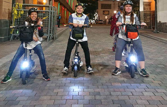 Balade de nuit en trottinette électrique dans Quito - Photo 1