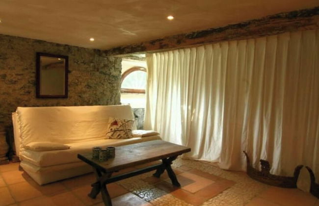 Pradia's Modern Retreat - Photo 10