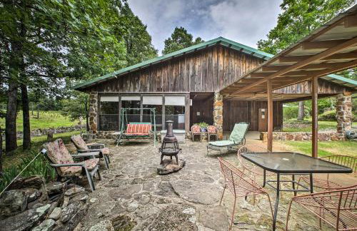 Pine Lodge Cabin on 450 Acres in Ozark Mountains - Foto 2