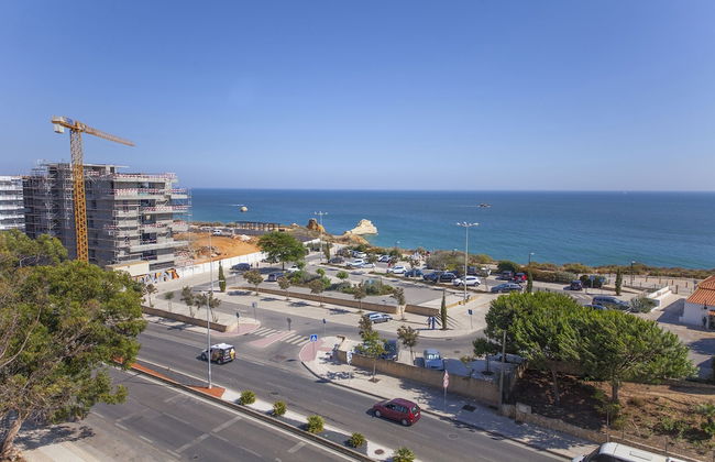 B43 - Spotless Seaview Apartment - Photo 24