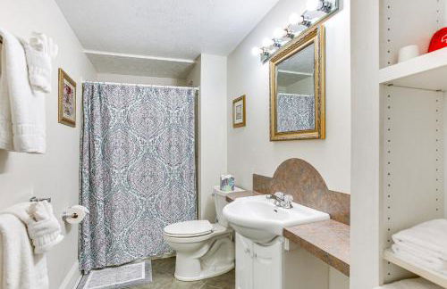 Relax Fireside! Frankfort Apt Near Dtwn and Beaches - Photo 15