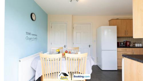 3 Bedroom House By B and R Serviced Accommodation Amesbury With Wifi & Free Parking - Foto 4