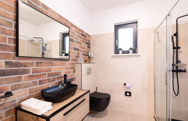 Villa PORTUM - Where Serenity & Comfort meet, Luxurious Woodland Retreat with Private Heated Pool & Amenities - Foto 19