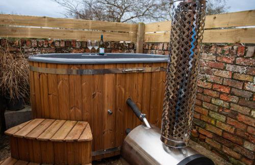 The Bolthole barn with wood-fired hot tub - Foto 14