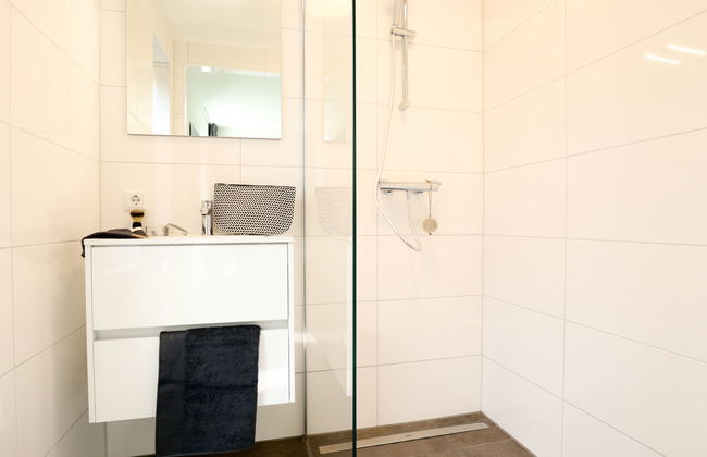 5 bedroom House in Nijkerk with swimming pool and terrace - Photo 18