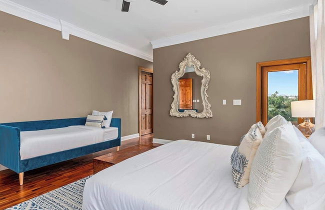 Luxurious Lake Park House: Sleeps 25, Pool, Hot-tub, Firepit and Game Room! - Photo 12