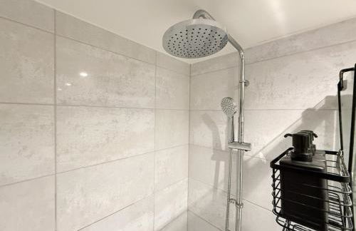 2-Bed Flat in Glasgow East End - Photo 2