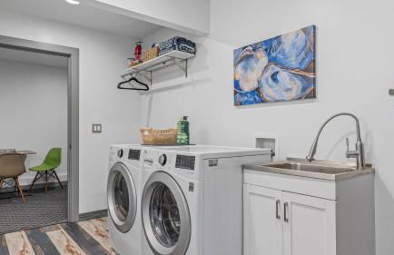 Peaceful Treehouse-Style Stay with Sauna Fire Pit Forest Views Near the Coast The Treehouse by AvantStay - Foto 35