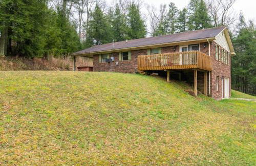 Carries Cottage- Hot Tub, Firepit, Covered Deck - Foto 7