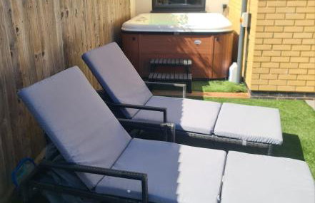 The Snuggery-Hot Tub-Free Parking-Accessible - Foto 21