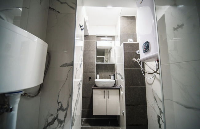 M & J Central Suites - Photo 78