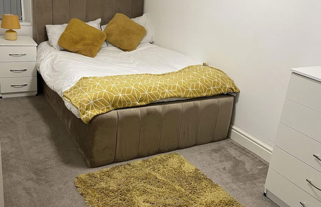 2 Bed Flat - Sleeps 4 - Jacuzzi Bath - Parking - Foto 5