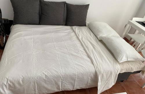 La Manga km 0, pisos estudios - planta baja - 100m de la playa - studio flats - ground floor - 100m from the beach, cada con bicis & tabla SUP, piscina & pádel & tenis & más - each with bikes & SUP board, pool & paddle & tennis & more - Foto 28