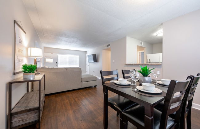 Stay Avenida Westshore - Photo 13