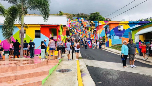 Contemplando el colorido del proyecto Yaucromatic