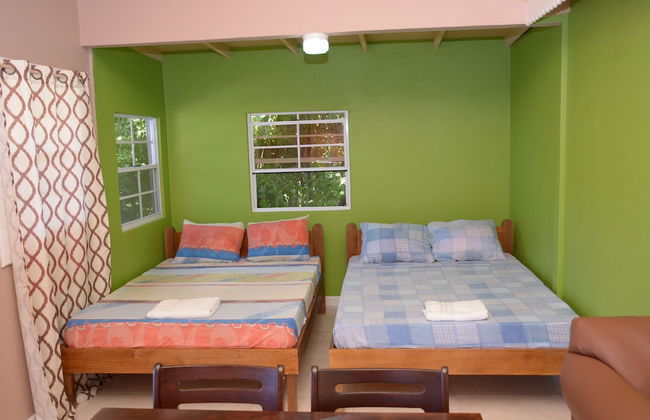 Hillview Apartments and Vehicle Rental - Foto 6