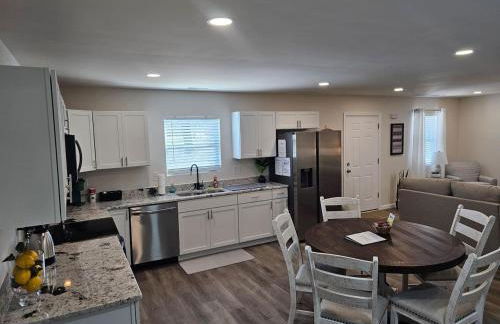 Cozy New Const. Ranch Near Park - Foto 30