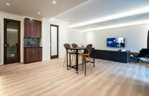 Large Modern Loft in Central Location - Photo 7