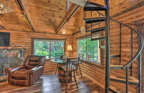 Alpine Adventures Cozy Log Cabin with Deck and Views! - Foto 7