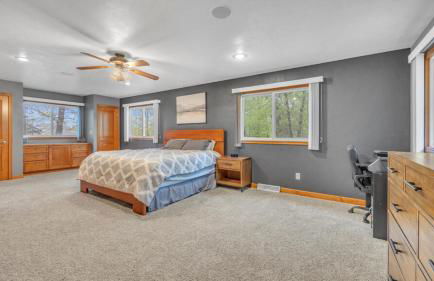 Beautiful private home in the woods BONUS Hot Tub - Foto 15