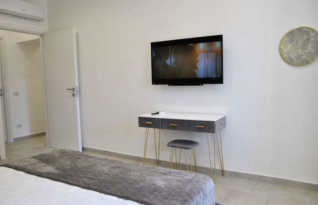 Sea Breeze Seafront Flat - Photo 14