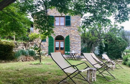 Panoramic Rural House With Garden - Photo 15