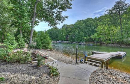Waterfront 1-acre Private Dock, Hot Tub, Firepit Bankhead Lodge by Avantstay - Foto 92