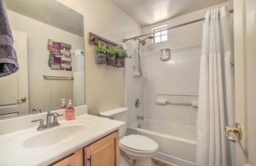 Pool Access! Snowbird Retreat in North Phoenix - Foto 15