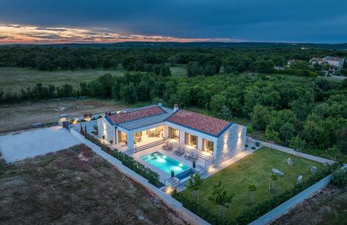 Villa Lastine by Villsy - Photo 47