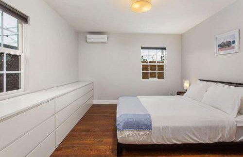 Downtown Culver City House w/ Backyard, AC & Garage - Foto 9