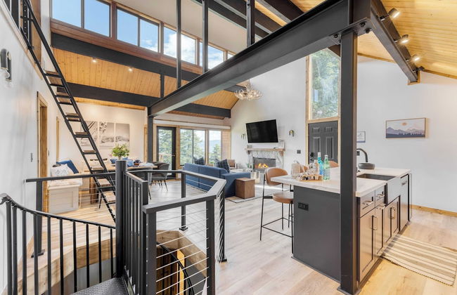 Lake View, Firepit, Game Room Remodeled Lake Tahoe Luxury Cabin by Avantstay - Foto 8