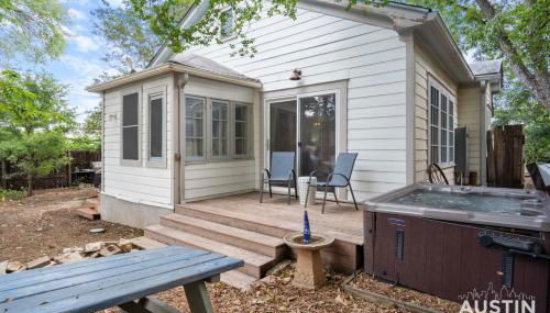 Charming Vintage House in Zilker with Hot Tub and Parking - Foto 2