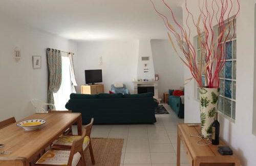 Stunning Villa with Pool & View near beach - Foto 15