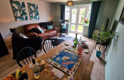 The Farrier's 3 bedroom comfy and cosy bolt hold close to Cannock town centre - Foto 2