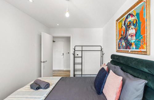 Luxury 3BR Apt Sleeps 10, Wembley & Park Views - Photo 18