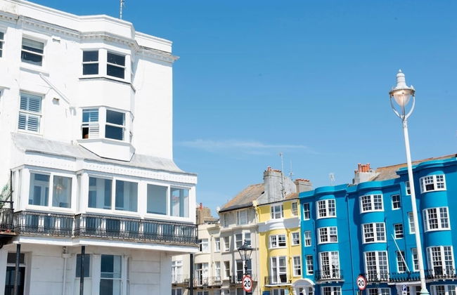 Direct Sea Views, Seafront Location & Free Parking - Foto 44