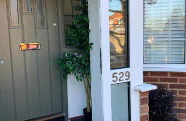 4 Bedroom House By Your Stay Solutions Short Lets & Serviced Accommodation Southampton With Terrace & Garden - Foto 17