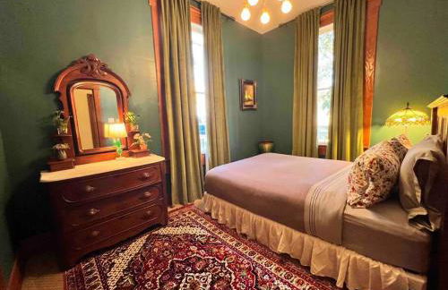 Large Historical Home for Groups Walk to Downtown! - Foto 3